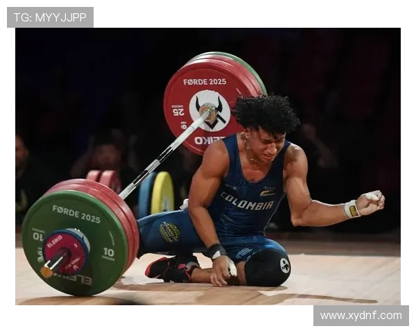 [举重]何岳基获得举重男子67公斤级两枚金牌.